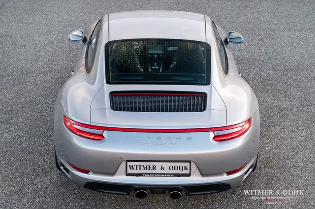 Porsche 911 view 20