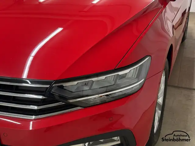 Volkswagen Passat view 12