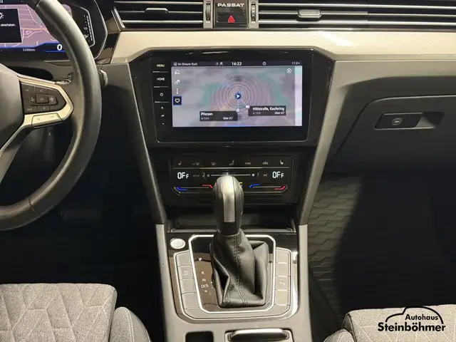 Volkswagen Passat view 23