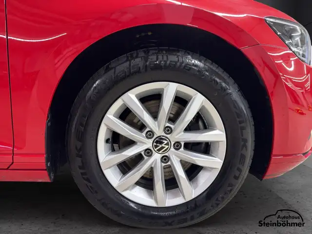 Volkswagen Passat view 13