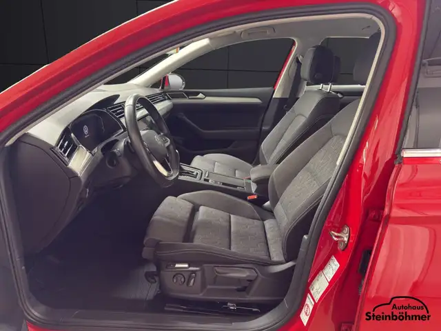 Volkswagen Passat view 17