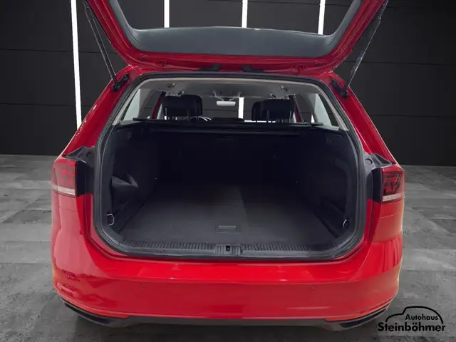 Volkswagen Passat view 6