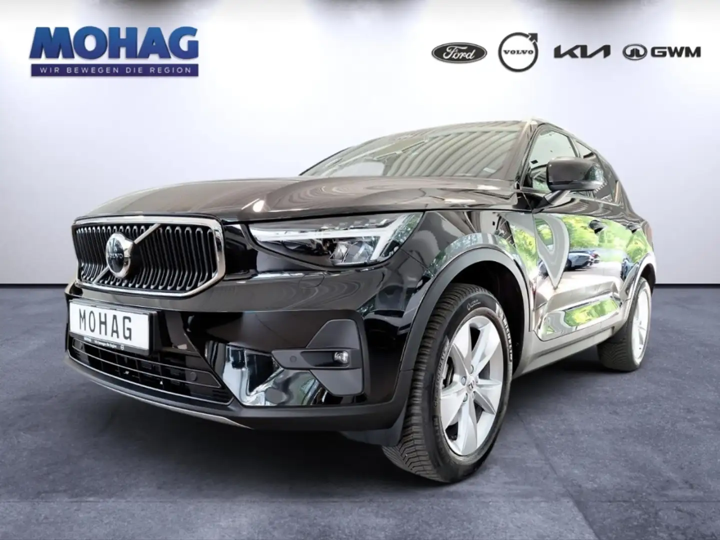 Volvo XC40 B3 Core AHK Allwetterreifen Navi Klimaautomatik LE Schwarz - 1