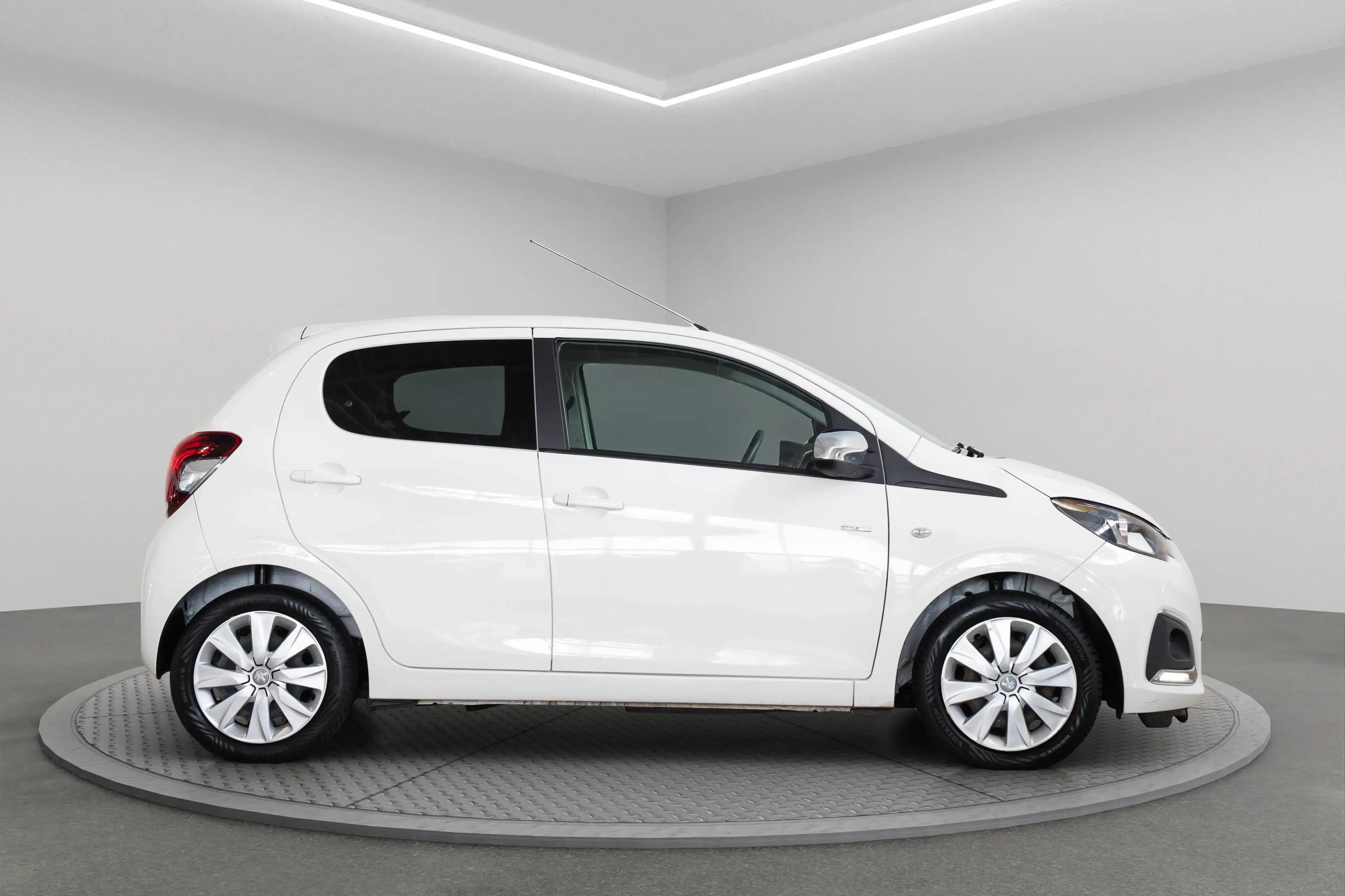 Peugeot 108 1.0 e-VTi Style | Airco | Cruise Controle | Blueto — photo 4
