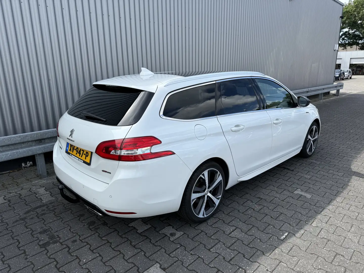 Peugeot 308 SW 1.2 PureTech GT-line Pano, Camera, Navi, Massag Wit - 2