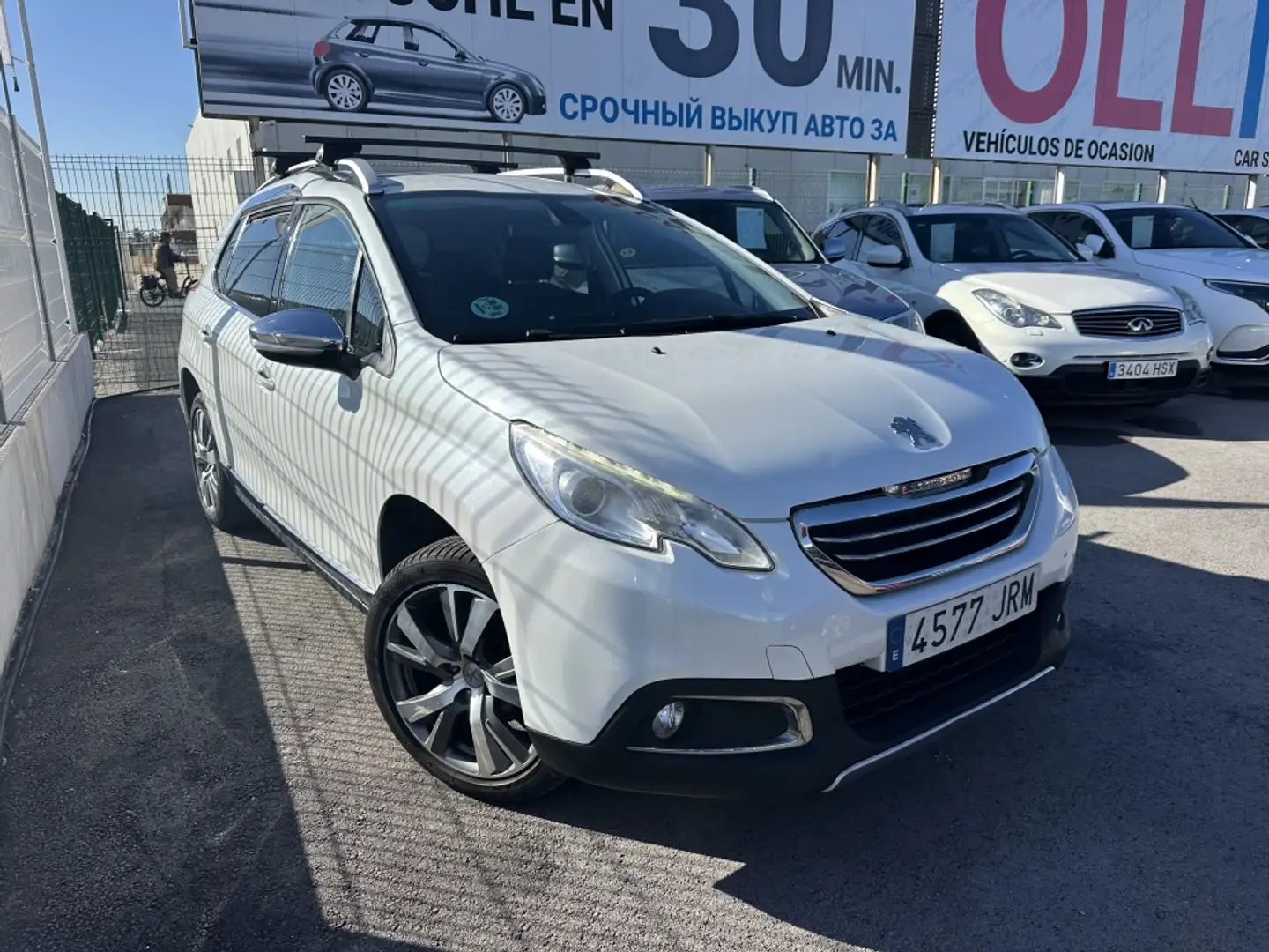 Peugeot 2008 1.2 PureTech S&S Allure EAT6 110 Weiß - 1