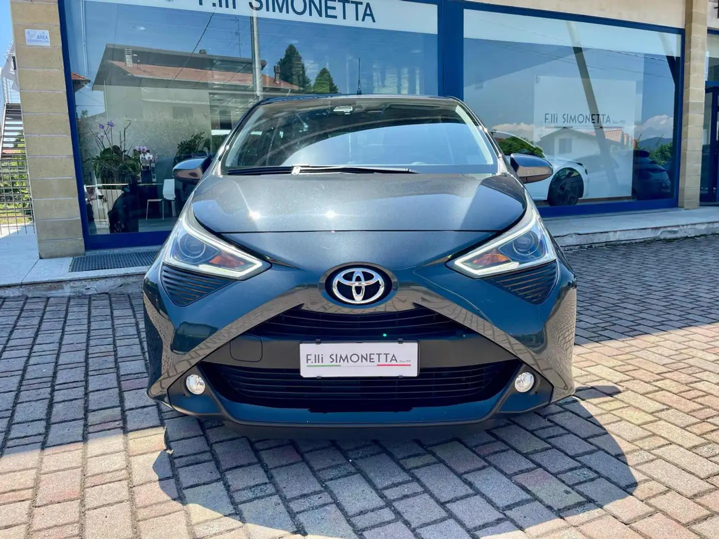 Toyota Aygo 1.0 VVT-i 72 CV 5 porte x-play Grigio - 2