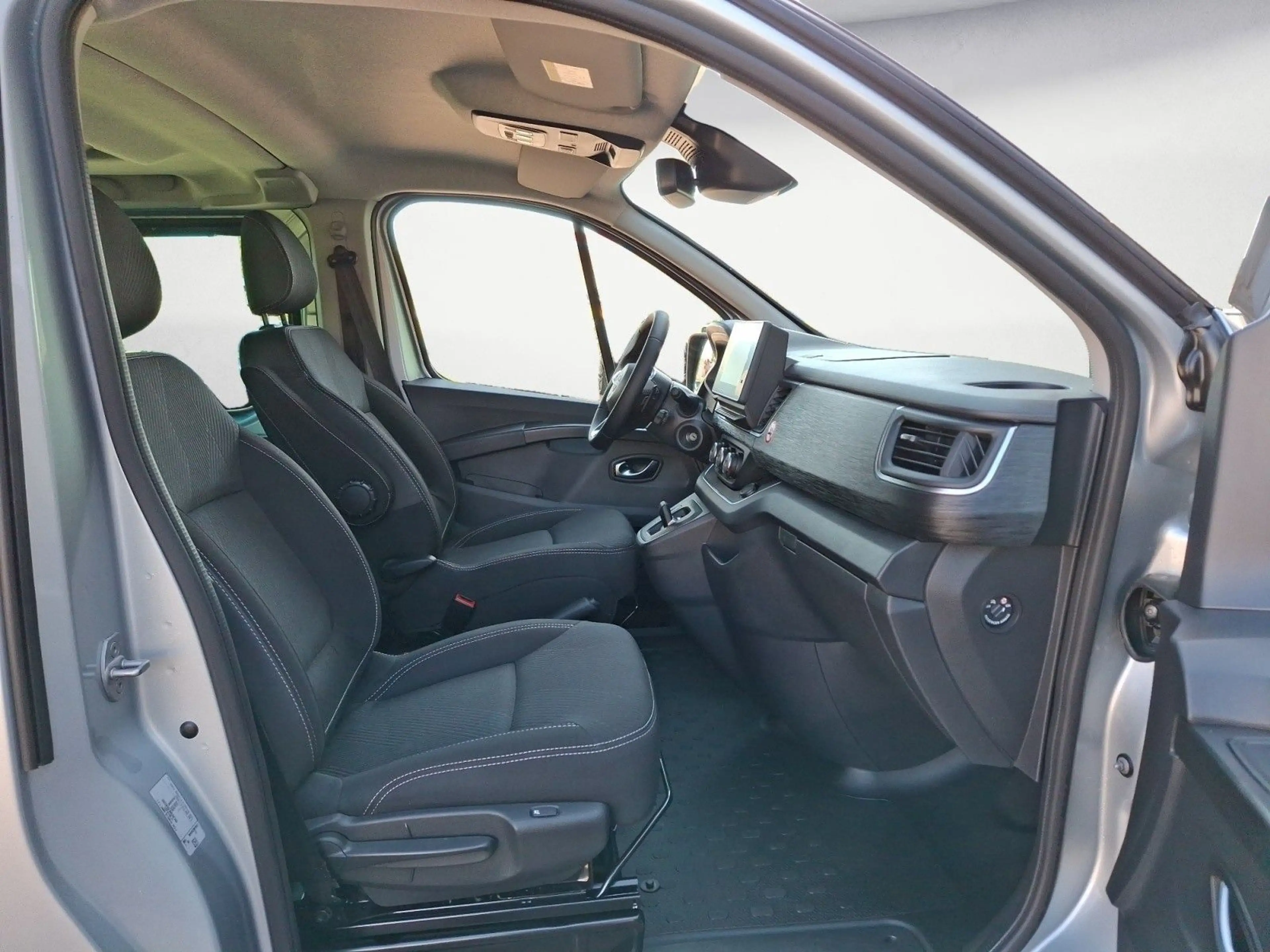 Nissan Primastar KOMBI L2H1 170 DCT TEKNA — photo 8
