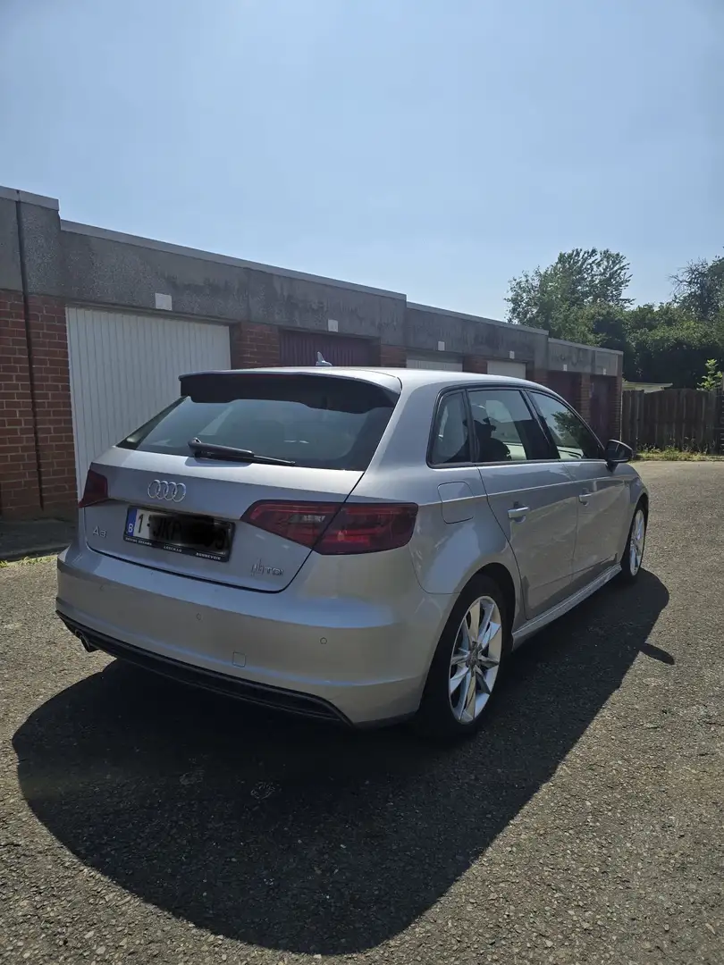 Audi A3 Sportback 1.6 TDi Ambition - 2