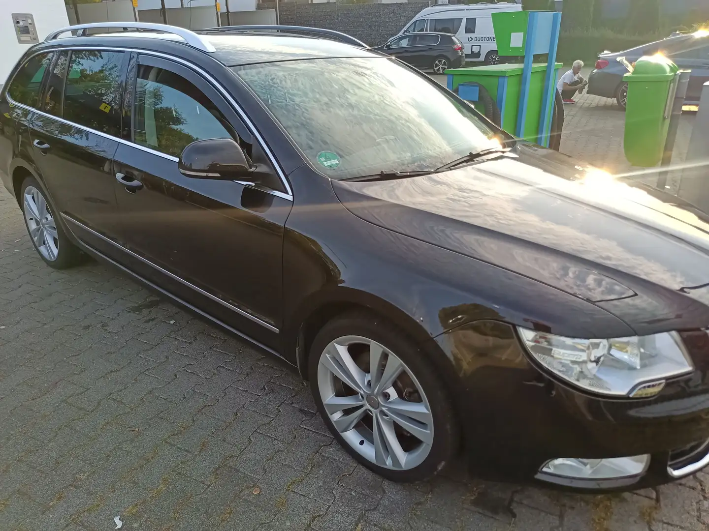 Skoda Superb Superb Combi 2.0 TDI Comfort Schwarz - 2