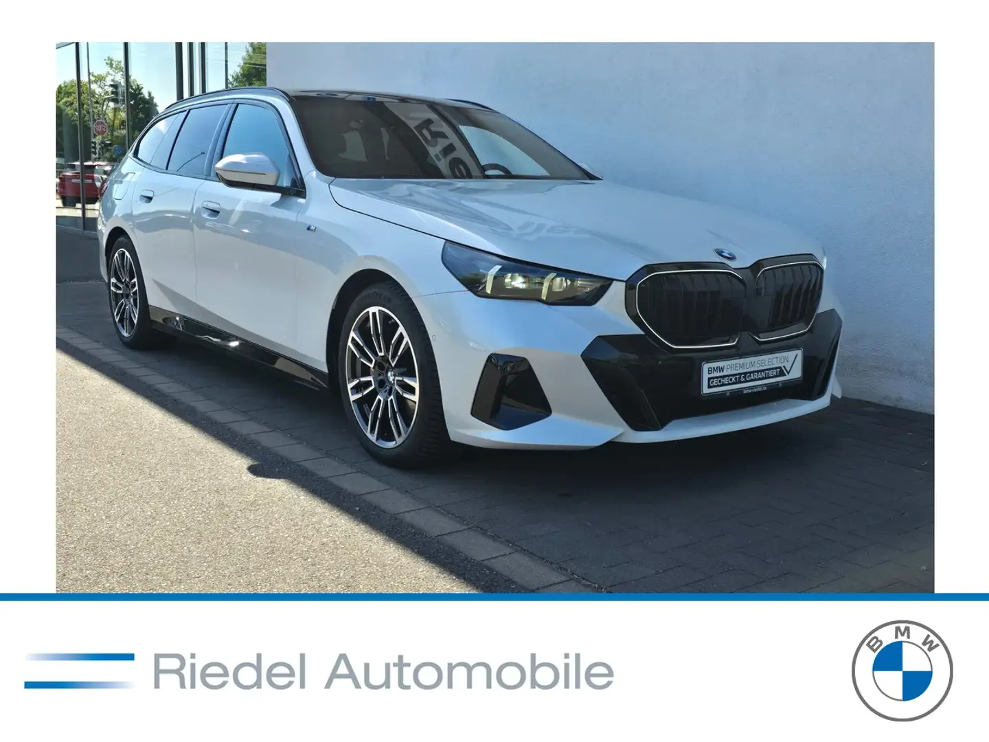 BMW 540 d xDrive Touring M Sportpaket Pro*Pano*AHK* Weiß - 1