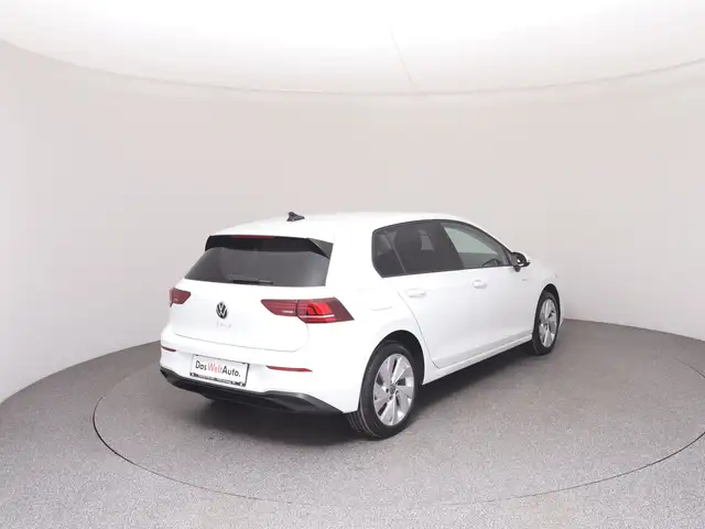 Volkswagen Golf view 4
