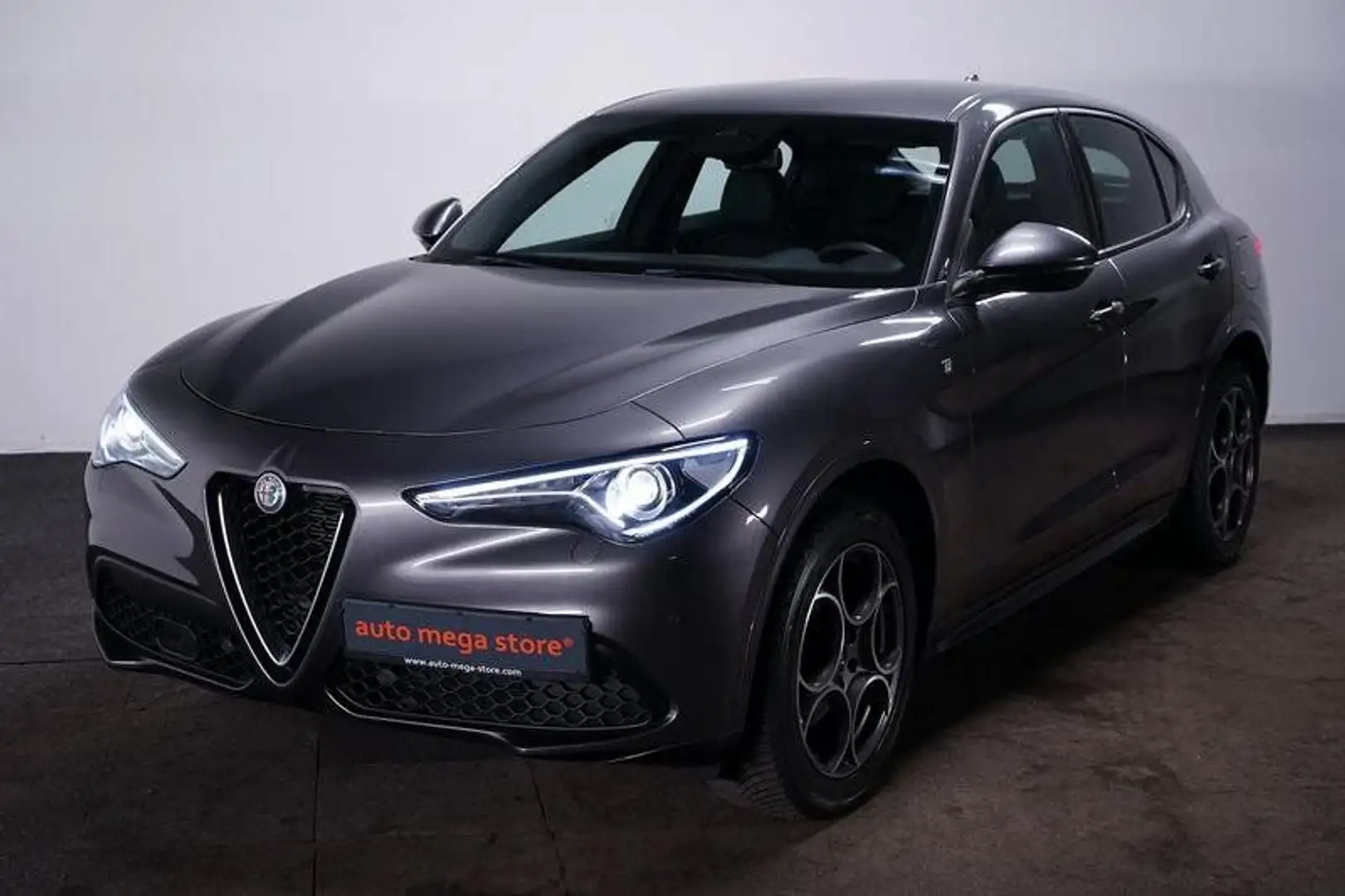 Alfa Romeo Stelvio 2.0 Turbo 16V Ti Q4 Kamera/ACC/AUT/Navi Grau - 1