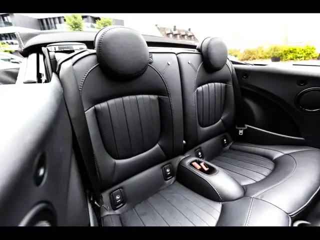 Mini Cooper view 13