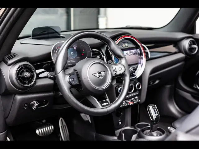 Mini Cooper view 10