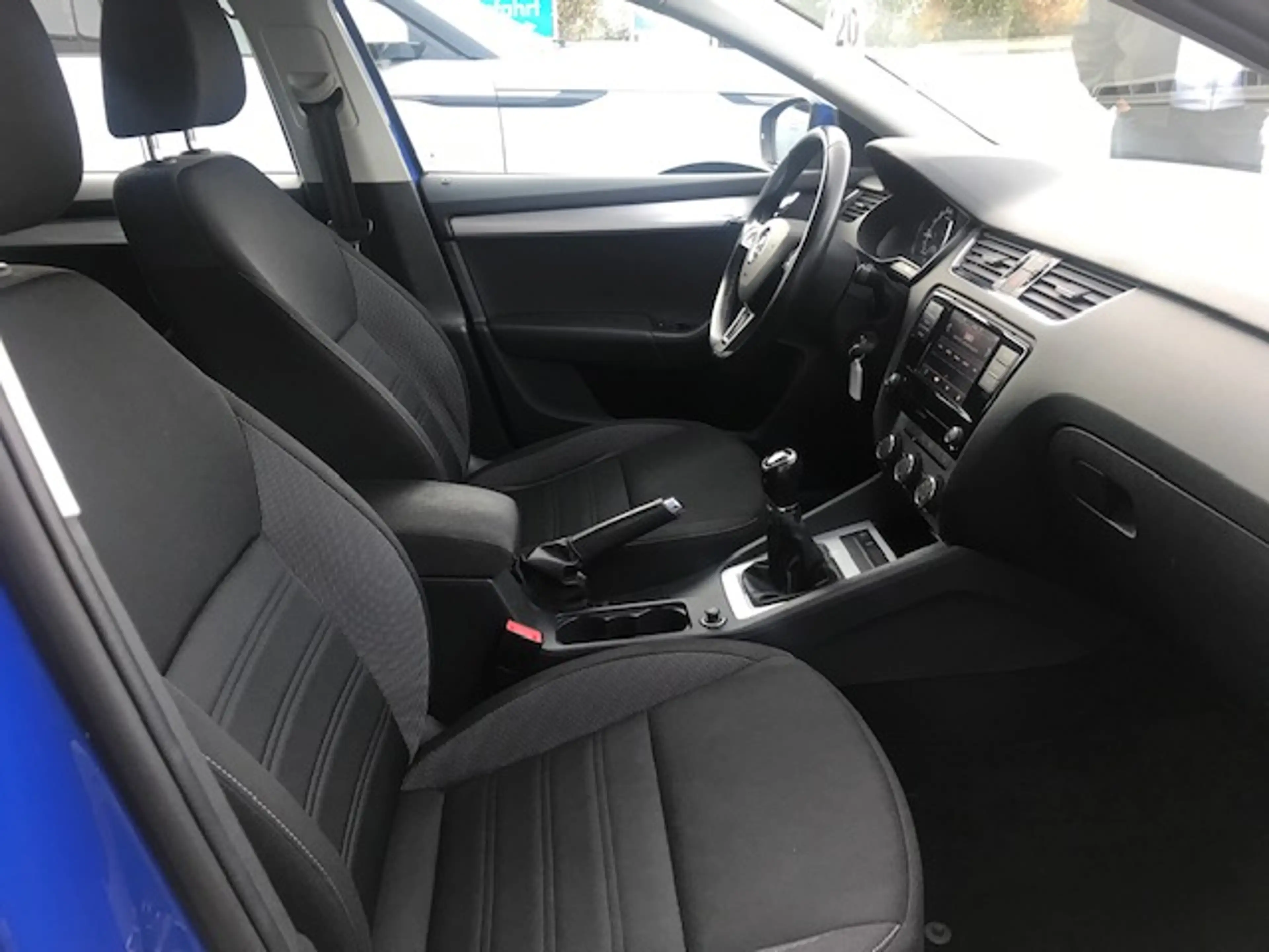 Skoda Octavia Combi 1.6 TDI LED*PDC*AHK — photo 10