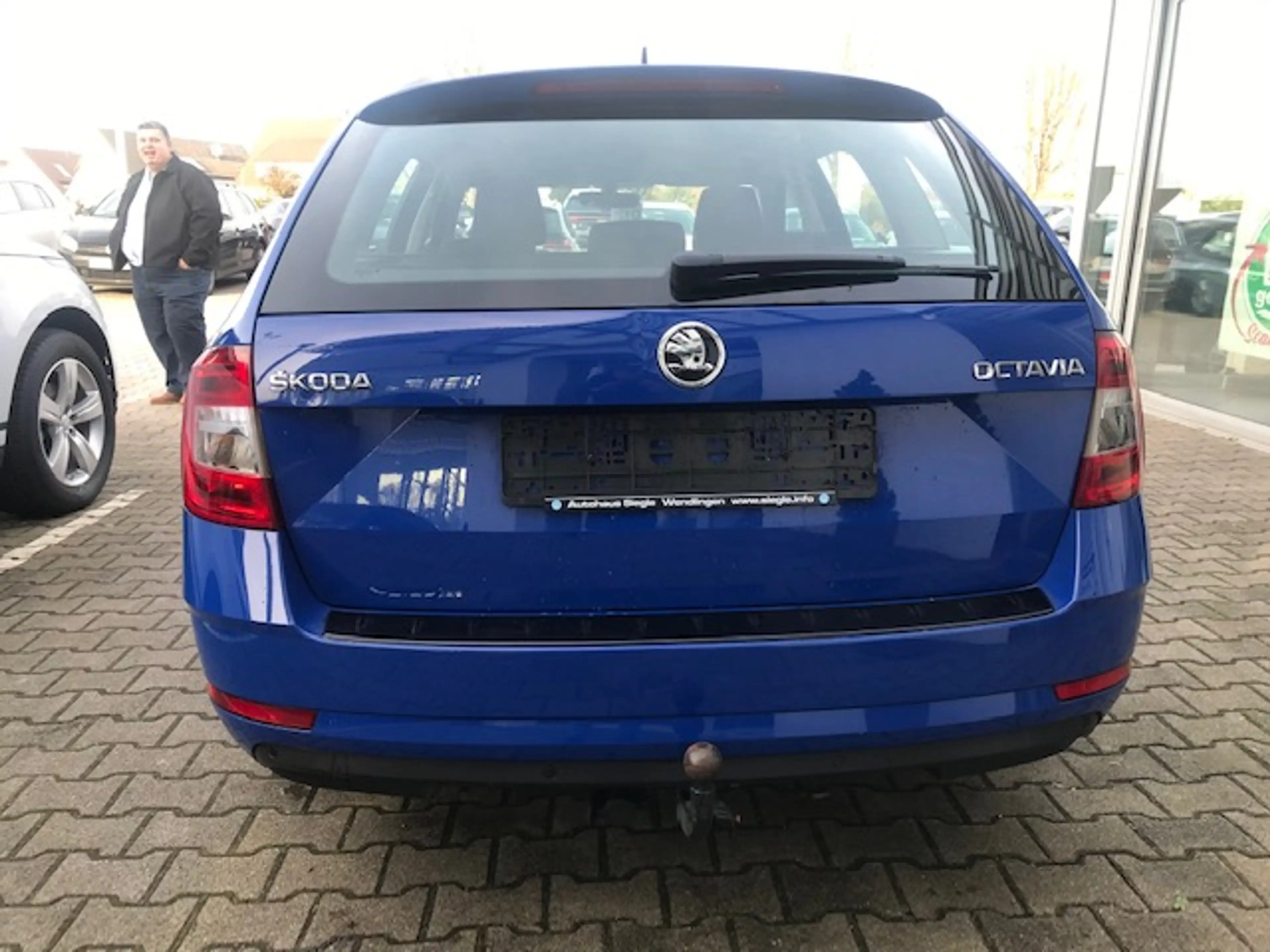 Skoda Octavia Combi 1.6 TDI LED*PDC*AHK — photo 6