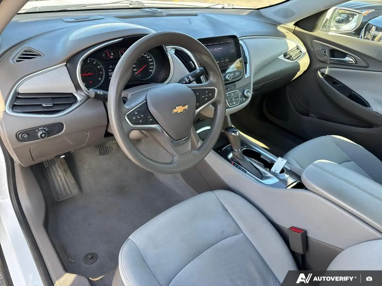 Chevrolet Malibu снимка Chevrolet Malibu