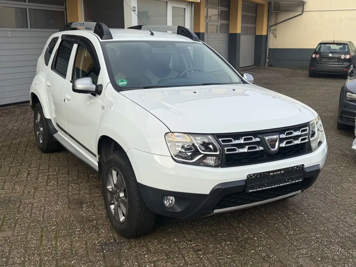 Dacia Duster I Celebration 1.6 *LPG*TEMPOMAT*MFL*KLIMA Weiß - 1