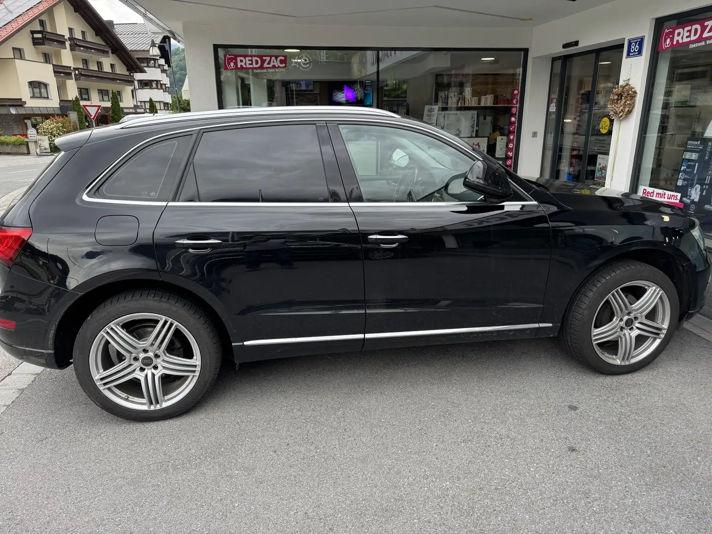 Audi Q5 2,0 TDI quattro Intense - 2