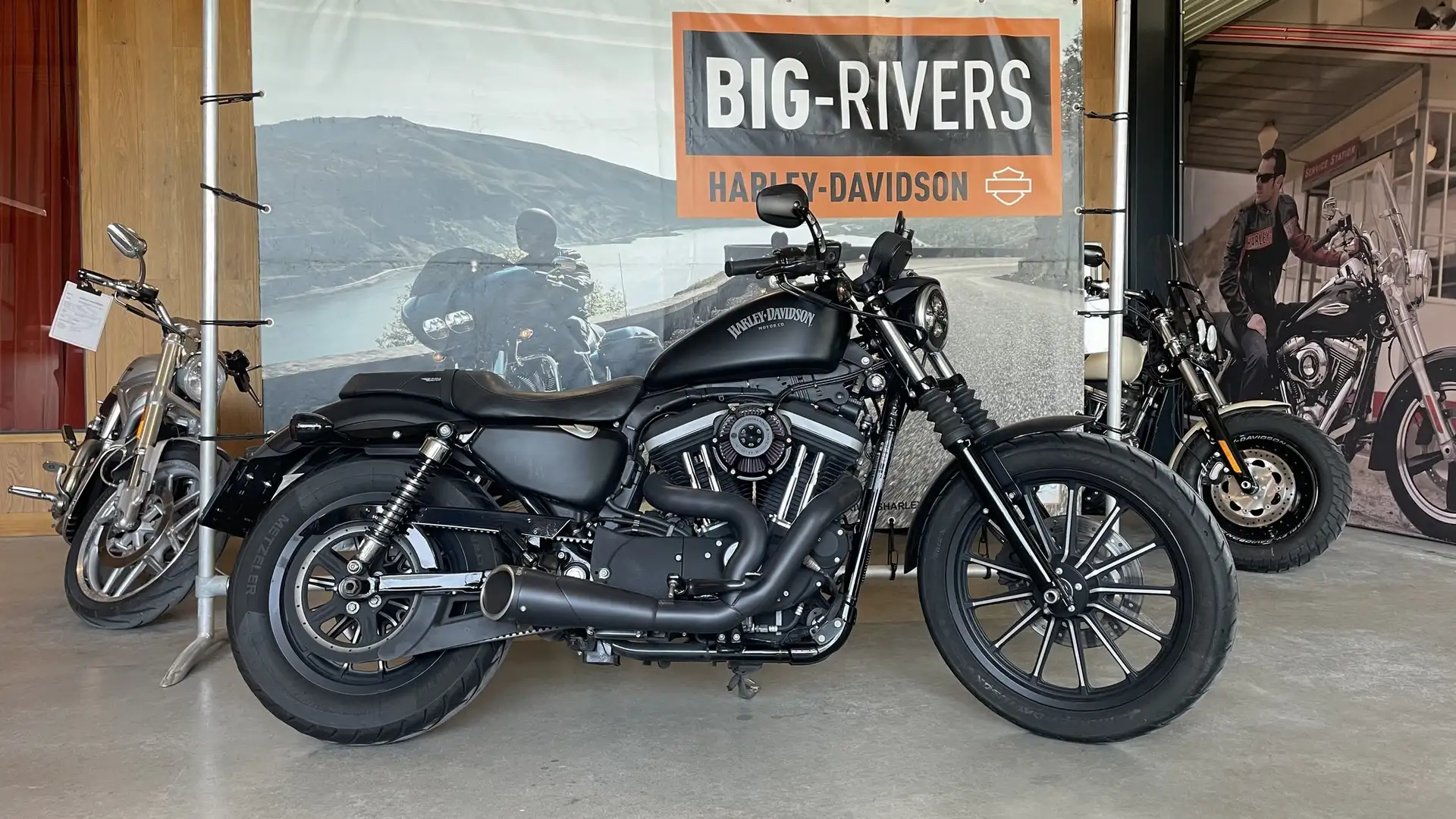 Harley-Davidson Iron 883 Negru - 1