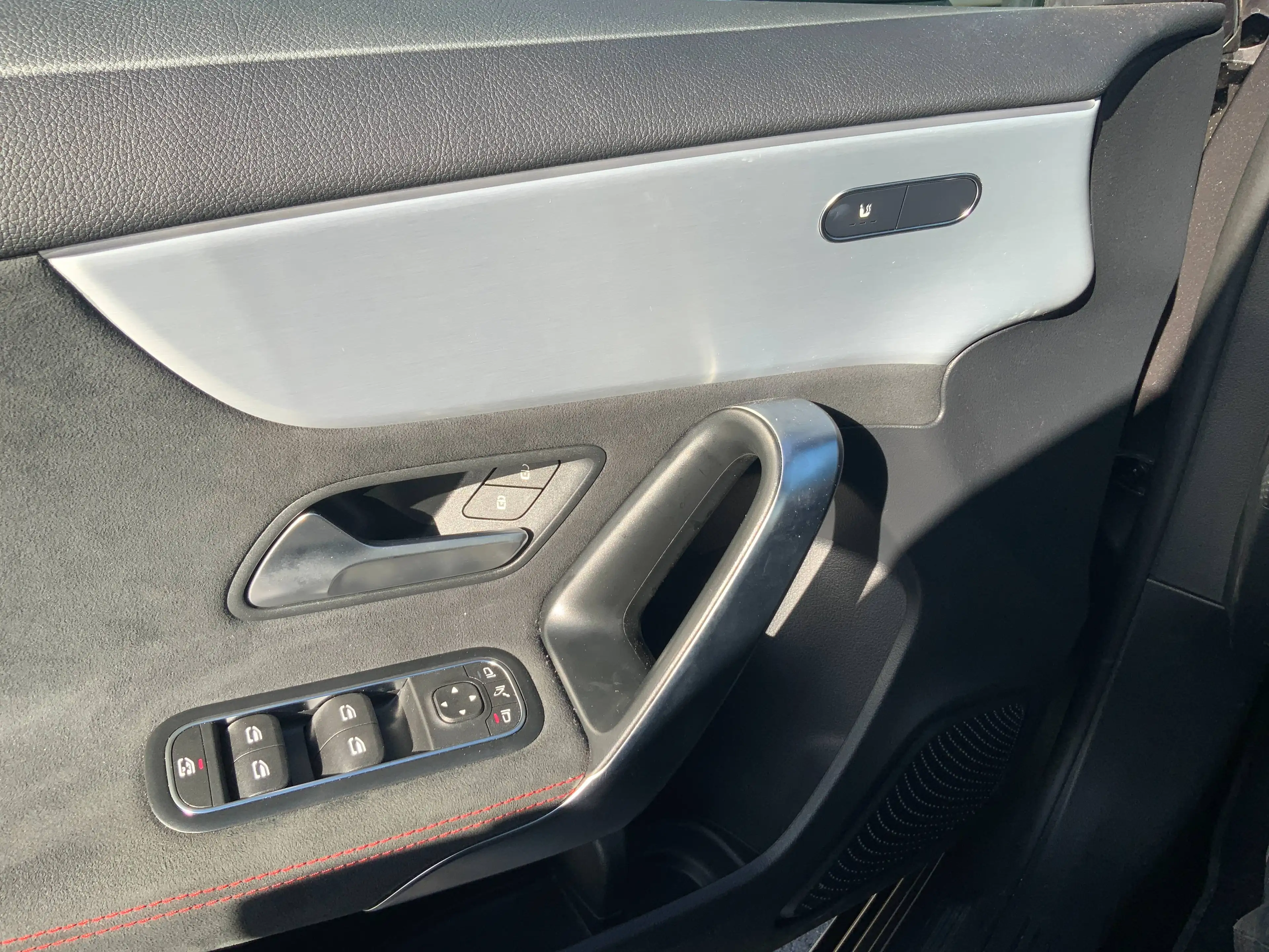 Mercedes-Benz A 180 AMG Line 360°camera led keyless-go — photo 12