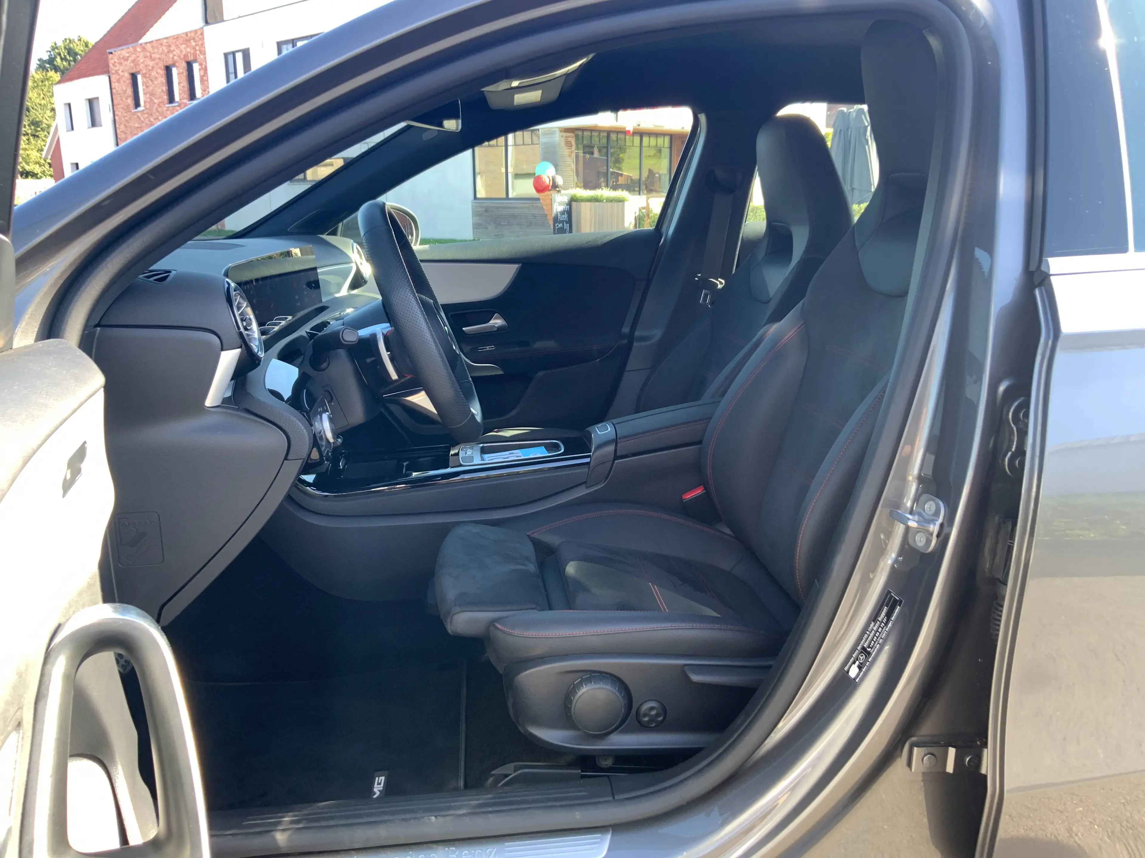 Mercedes-Benz A 180 AMG Line 360°camera led keyless-go — photo 5
