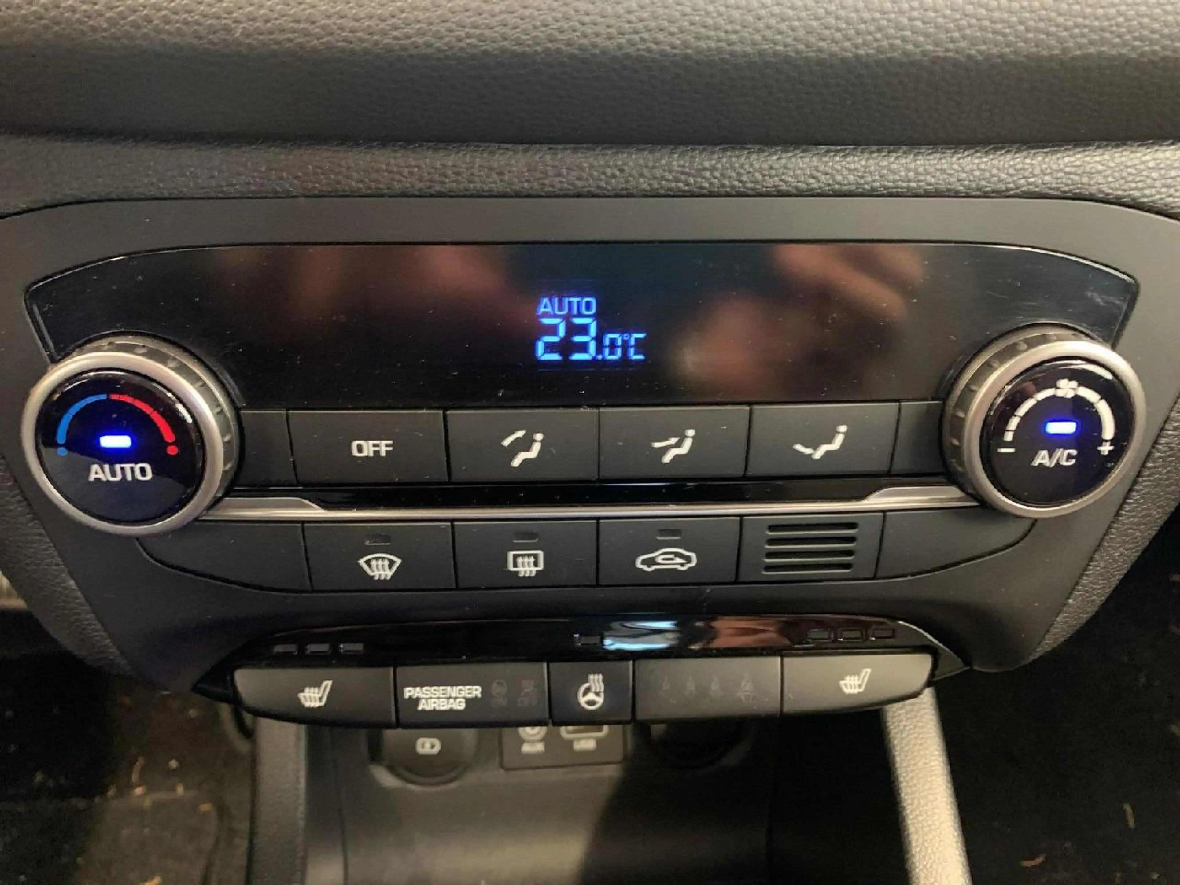 Hyundai i20 YES! Plus,KLIMA,NAVI,TEMPO,SH,Carplay,SPURHALTE — photo 11