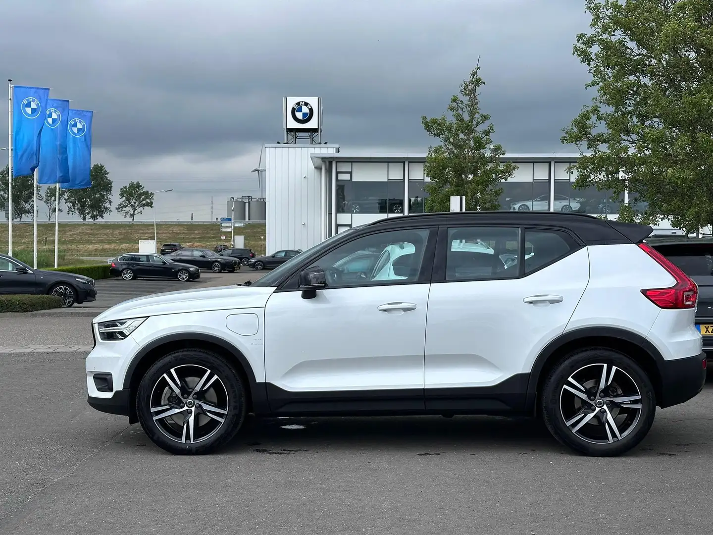 Volvo XC40 1.5 T5 Recharge R-Design | Trekhaak | Climate Pro Wit - 2