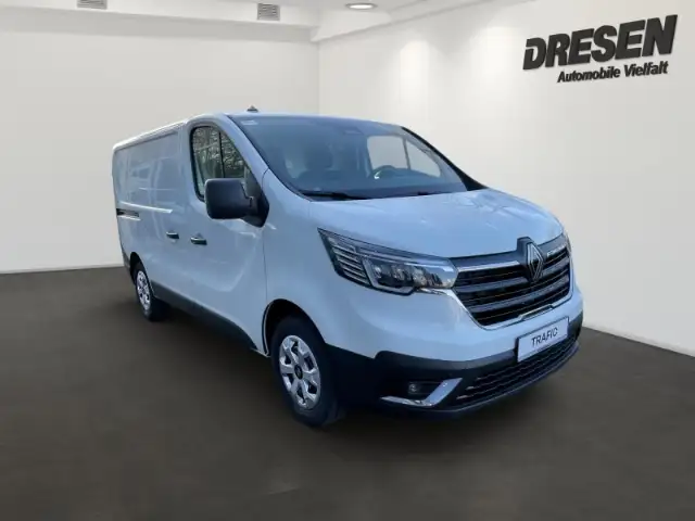 Renault Trafic view 2