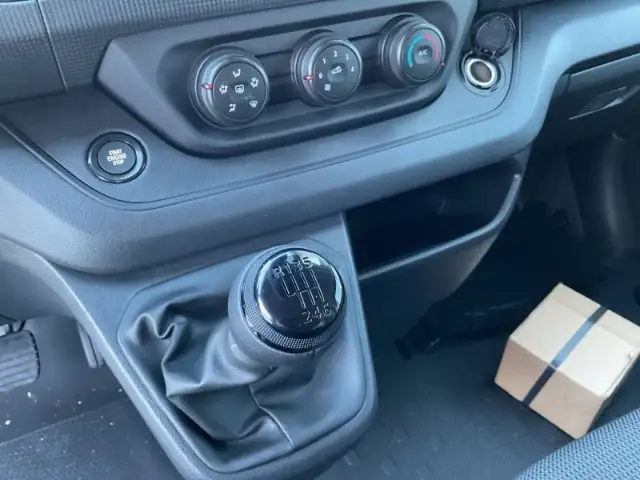 Renault Trafic view 13