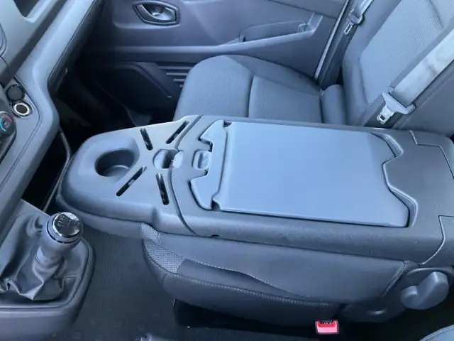 Renault Trafic view 15