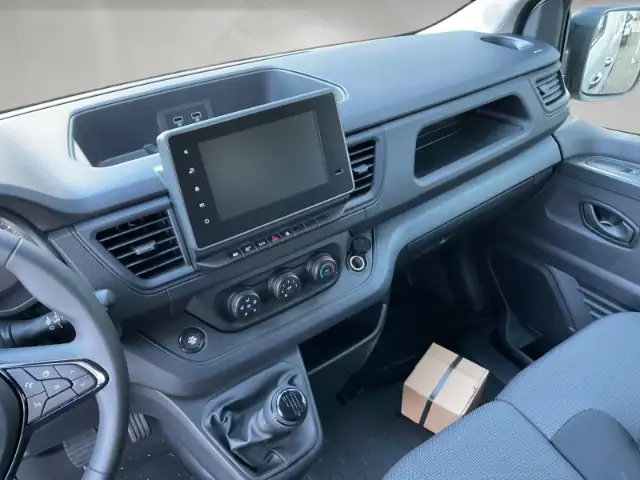 Renault Trafic view 9