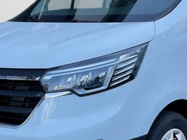 Renault Trafic view 5