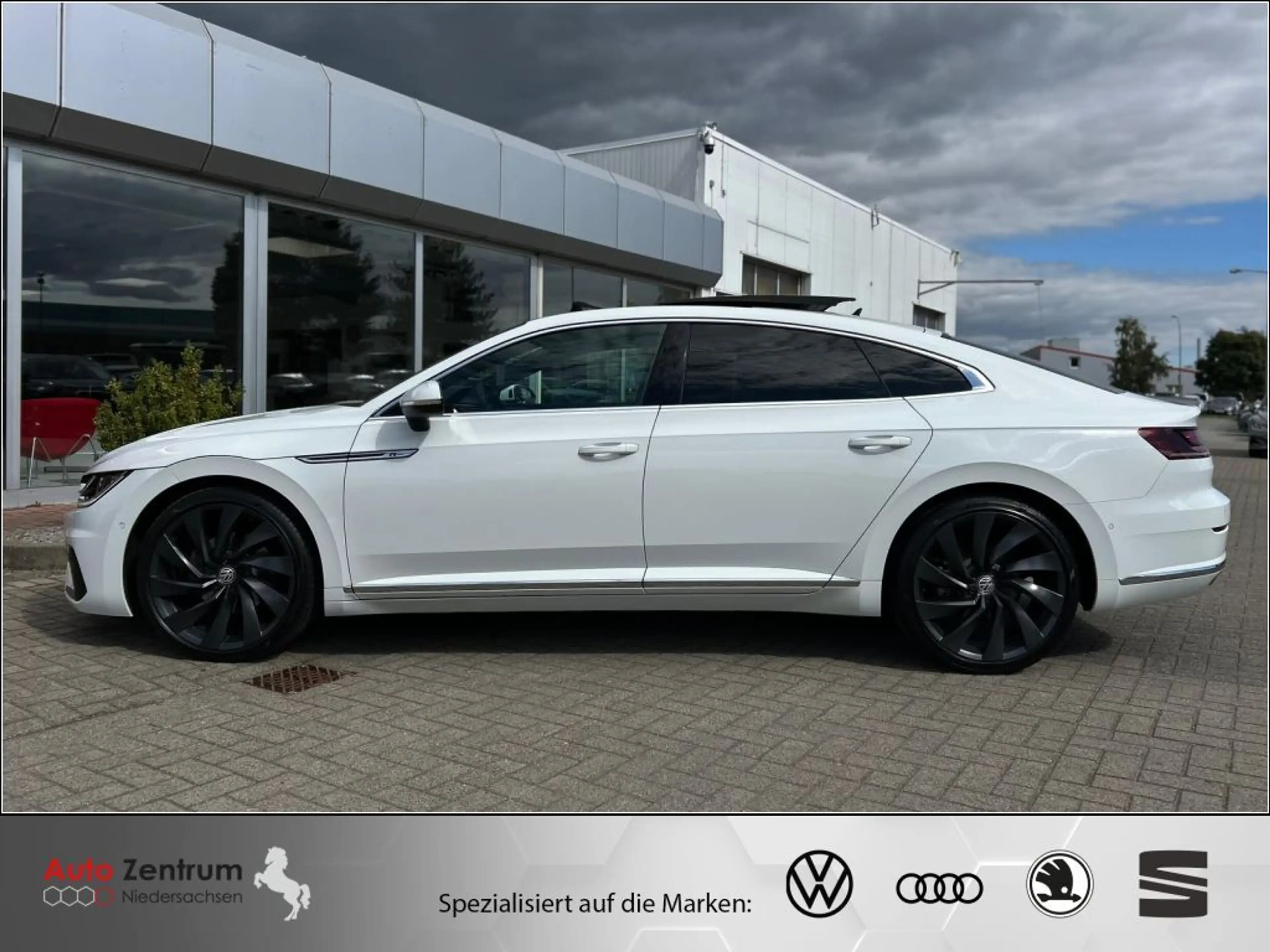 Volkswagen Arteon 2.0 TSI R-Line CarPlay PANO*ACC*DCC*Kamera — photo 8