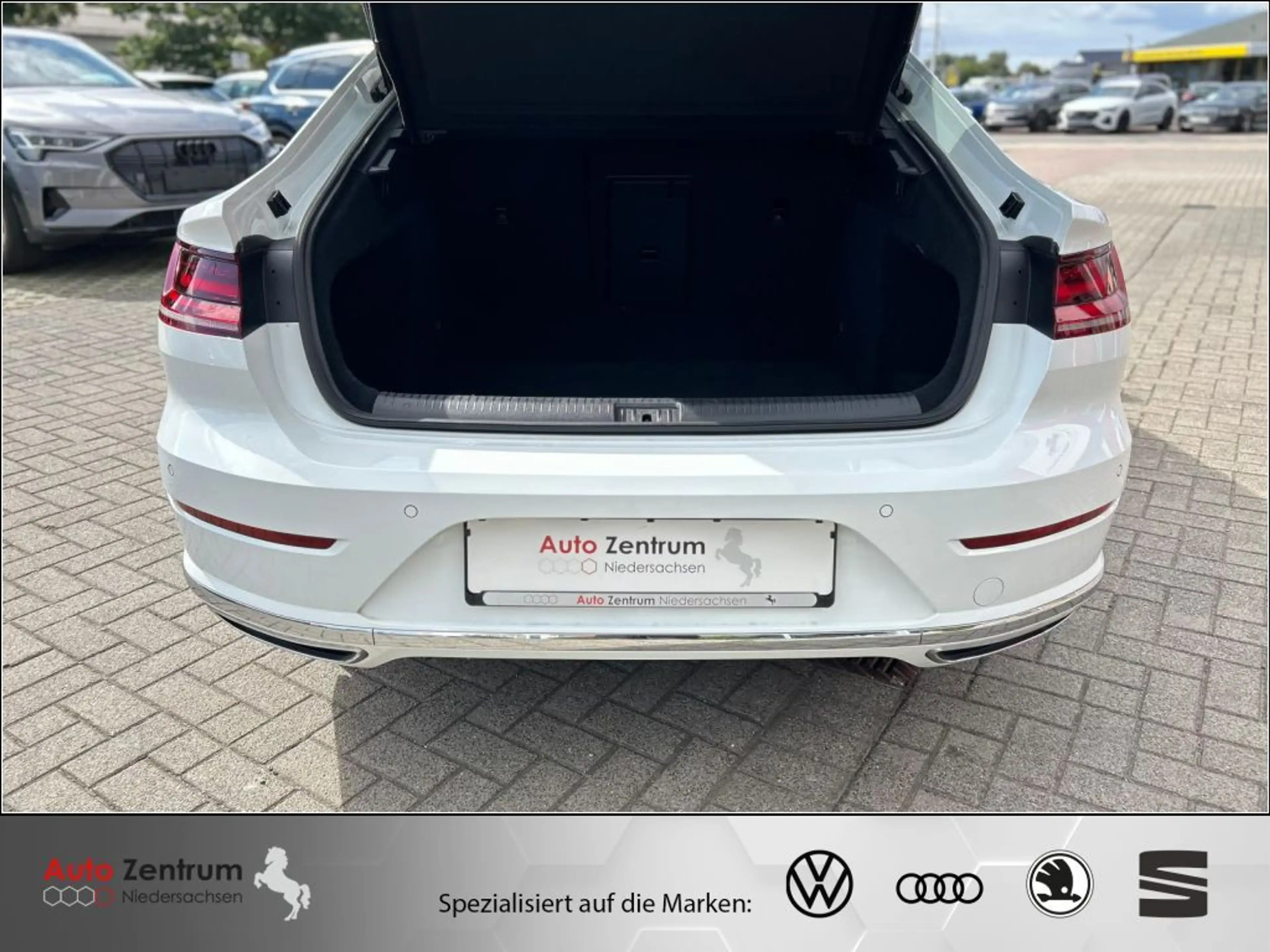 Volkswagen Arteon 2.0 TSI R-Line CarPlay PANO*ACC*DCC*Kamera — photo 10