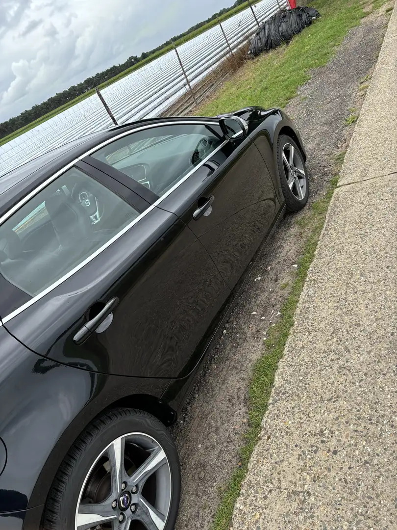 Volvo V40 1.6 T2 Ocean Race Fekete - 1