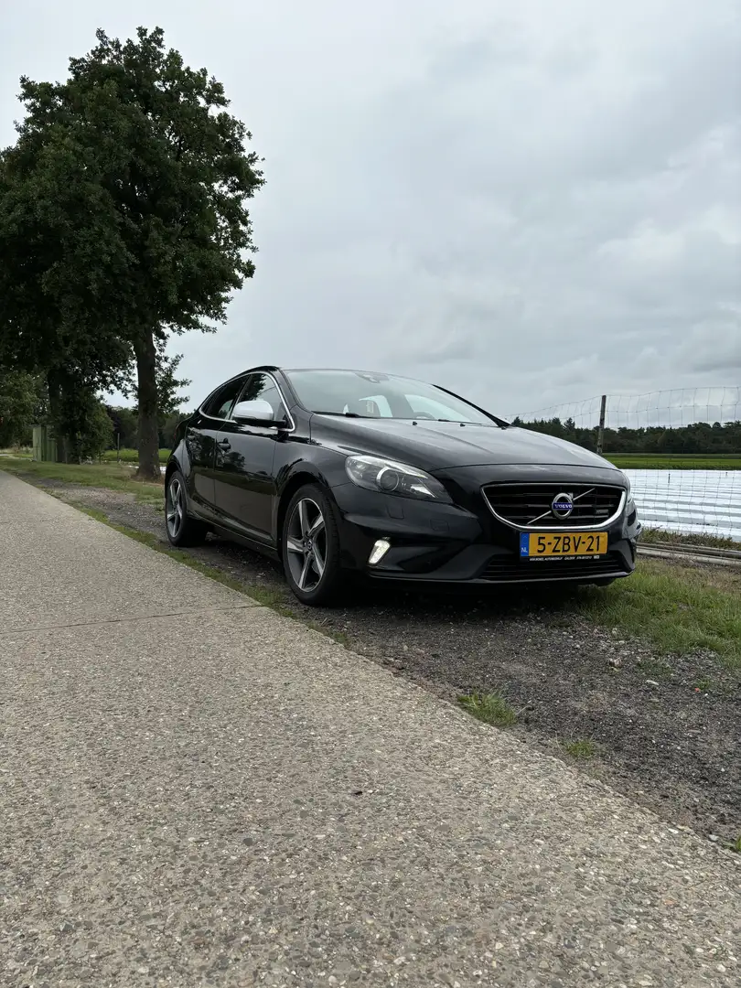 Volvo V40 1.6 T2 Ocean Race Fekete - 2