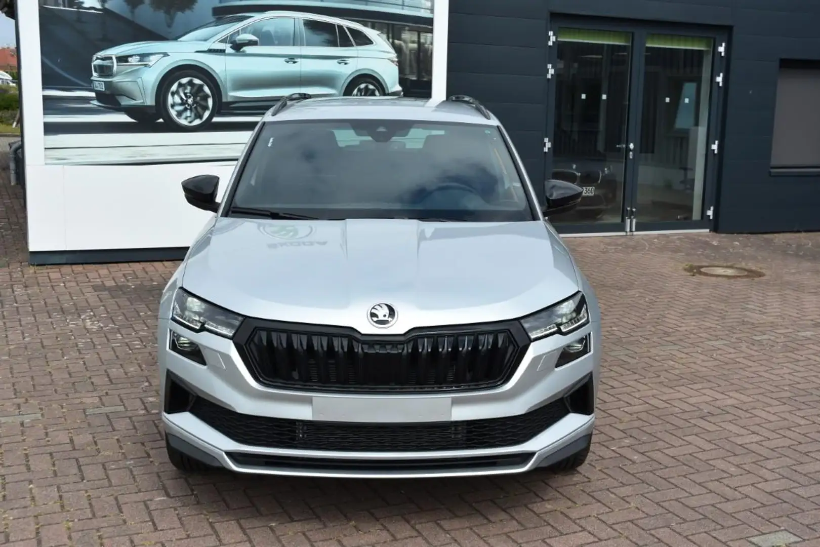 Skoda Karoq 1.5 TSI Sportline*Matrix*Navi*ACC*AHK*uvm. Argintiu - 2