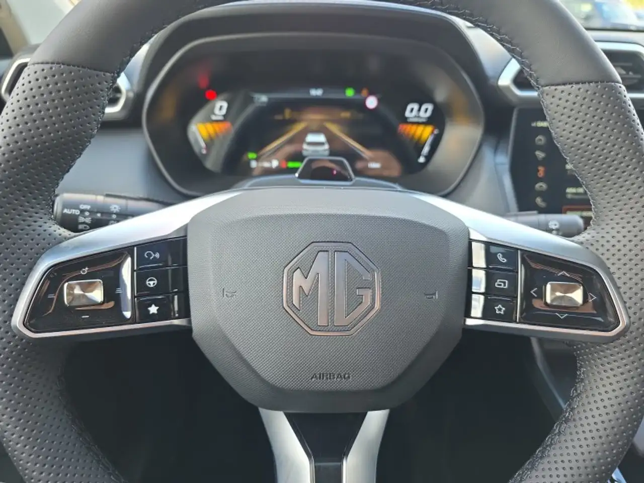 MG ZS Luxury 1,5 Hybrid+ 197PS Pano/18*Alu/LED/Navi/Lede, миниатюра 19