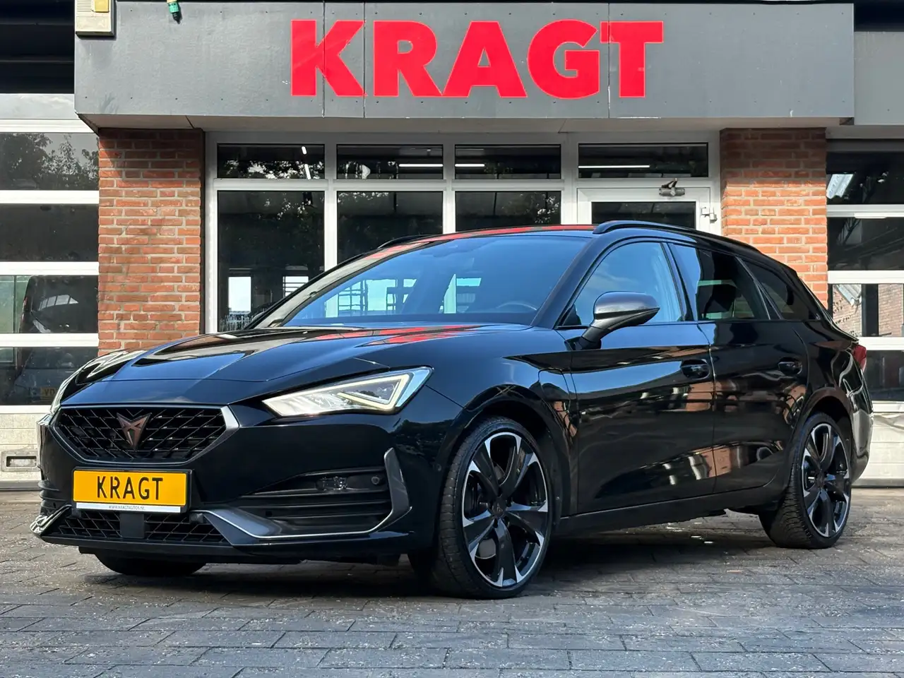Cupra Leon Sportstourer 1.4 e-Hybrid 245 pk SOH 98.4% LED