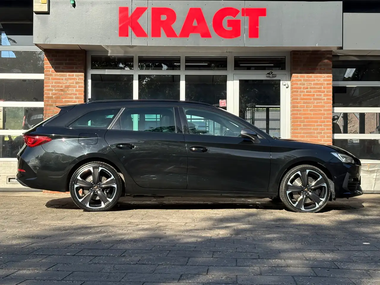 Cupra Leon Sportstourer 1.4 e-Hybrid 245 pk SOH 98.4% LED, миниатюра 6