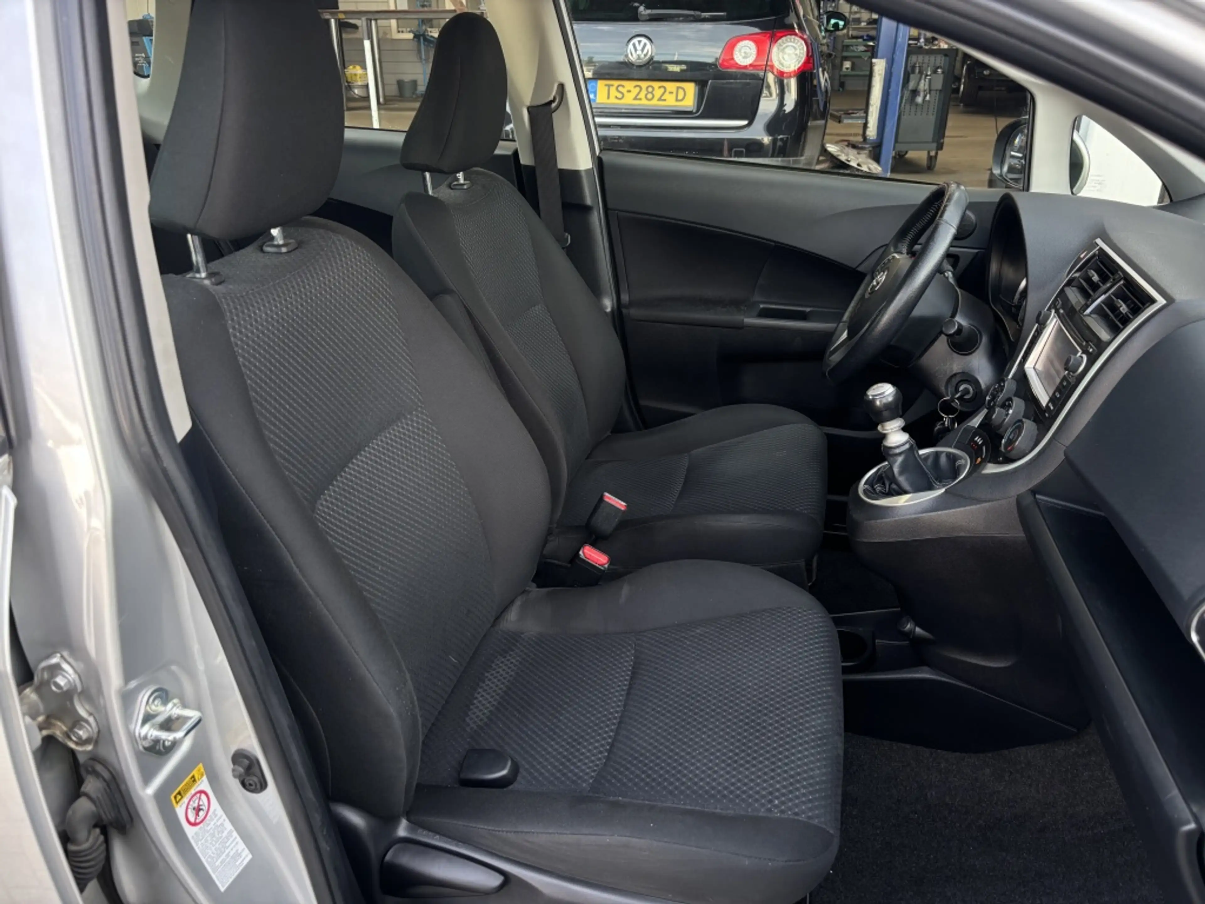 Toyota Verso-S 1.3 VVT-i Aspiration Navi Camera Cruise — photo 2