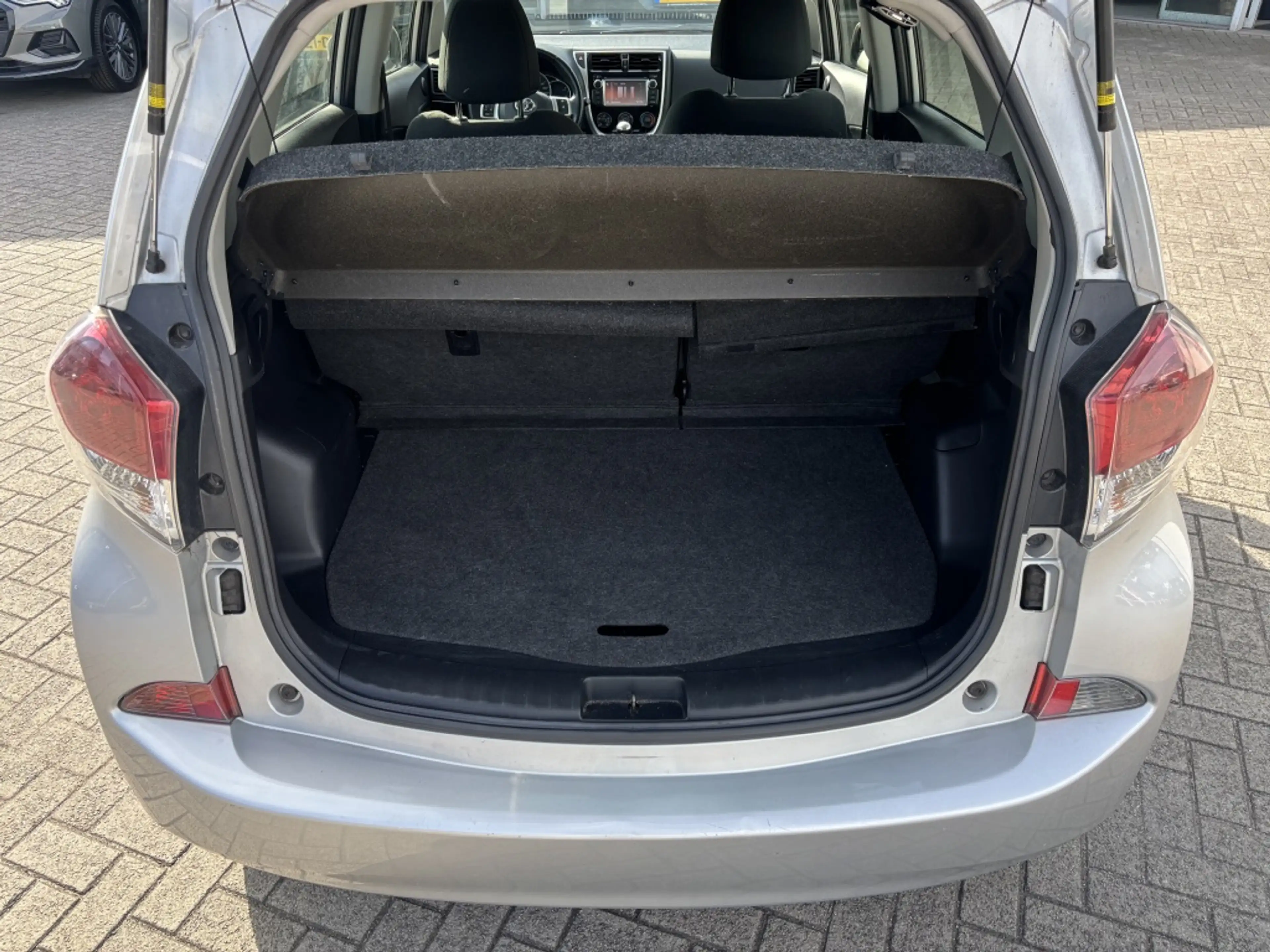 Toyota Verso-S 1.3 VVT-i Aspiration Navi Camera Cruise — photo 13
