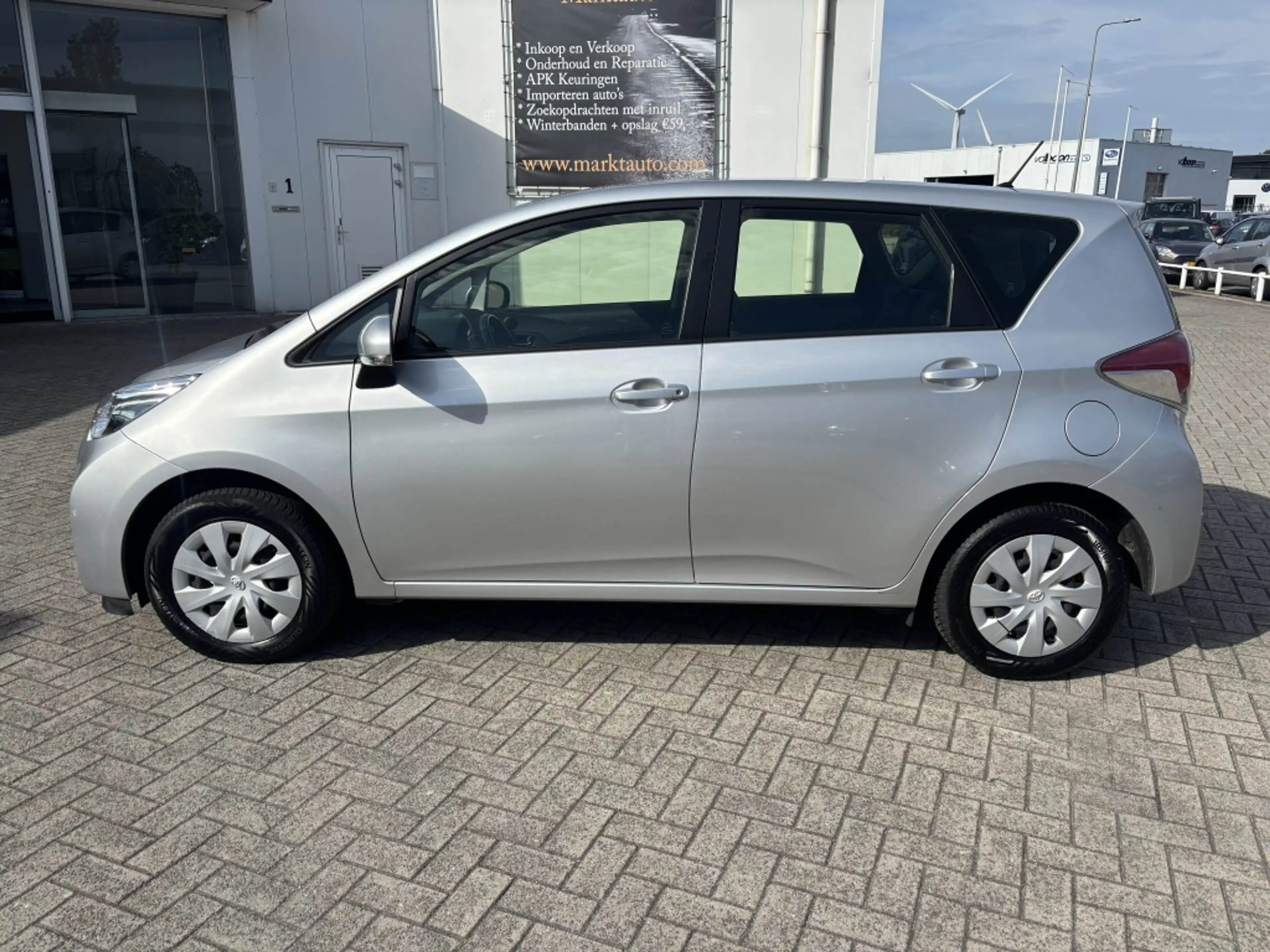 Toyota Verso-S 1.3 VVT-i Aspiration Navi Camera Cruise — photo 8