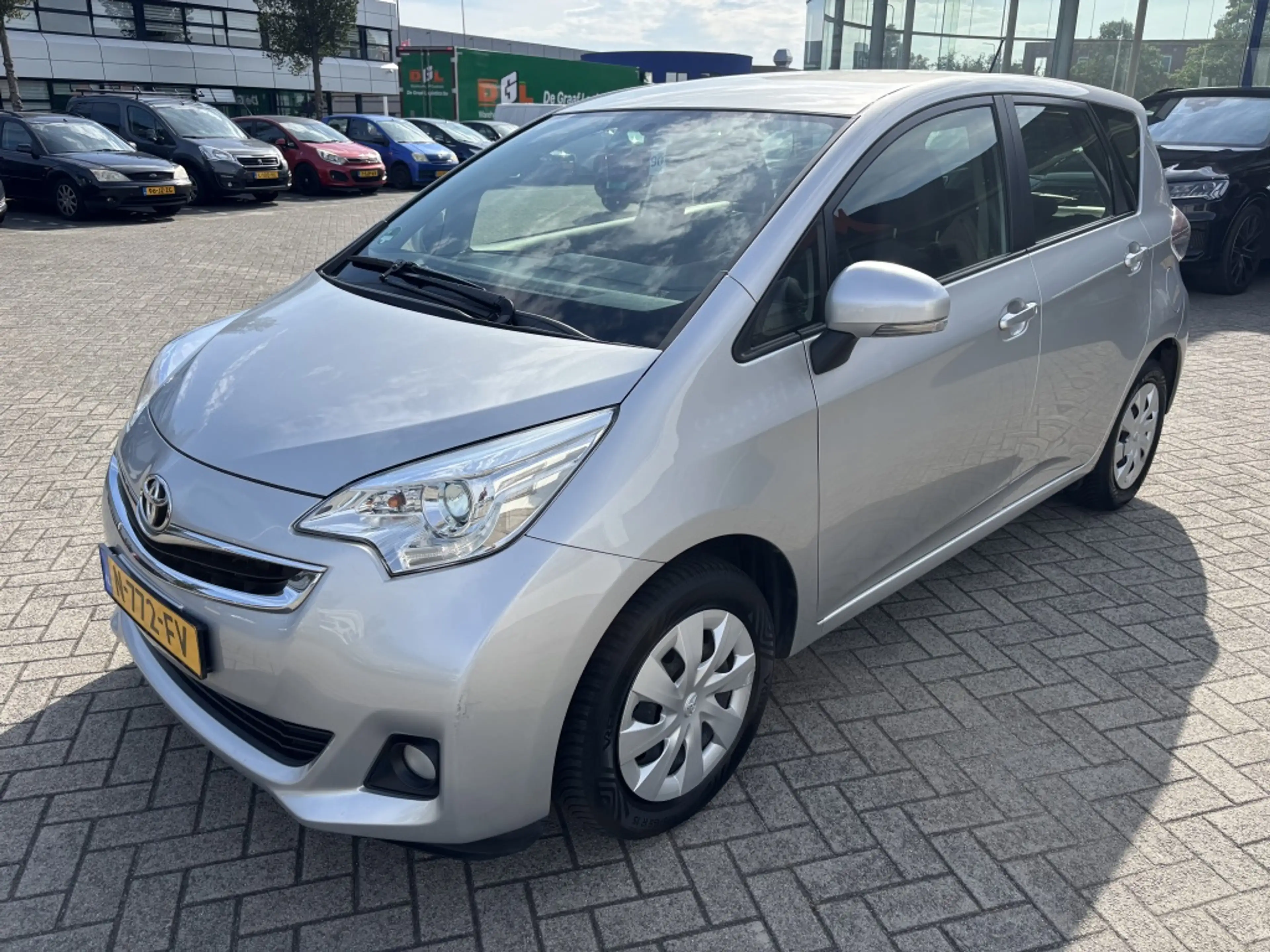 Toyota Verso-S 1.3 VVT-i Aspiration Navi Camera Cruise — photo 7