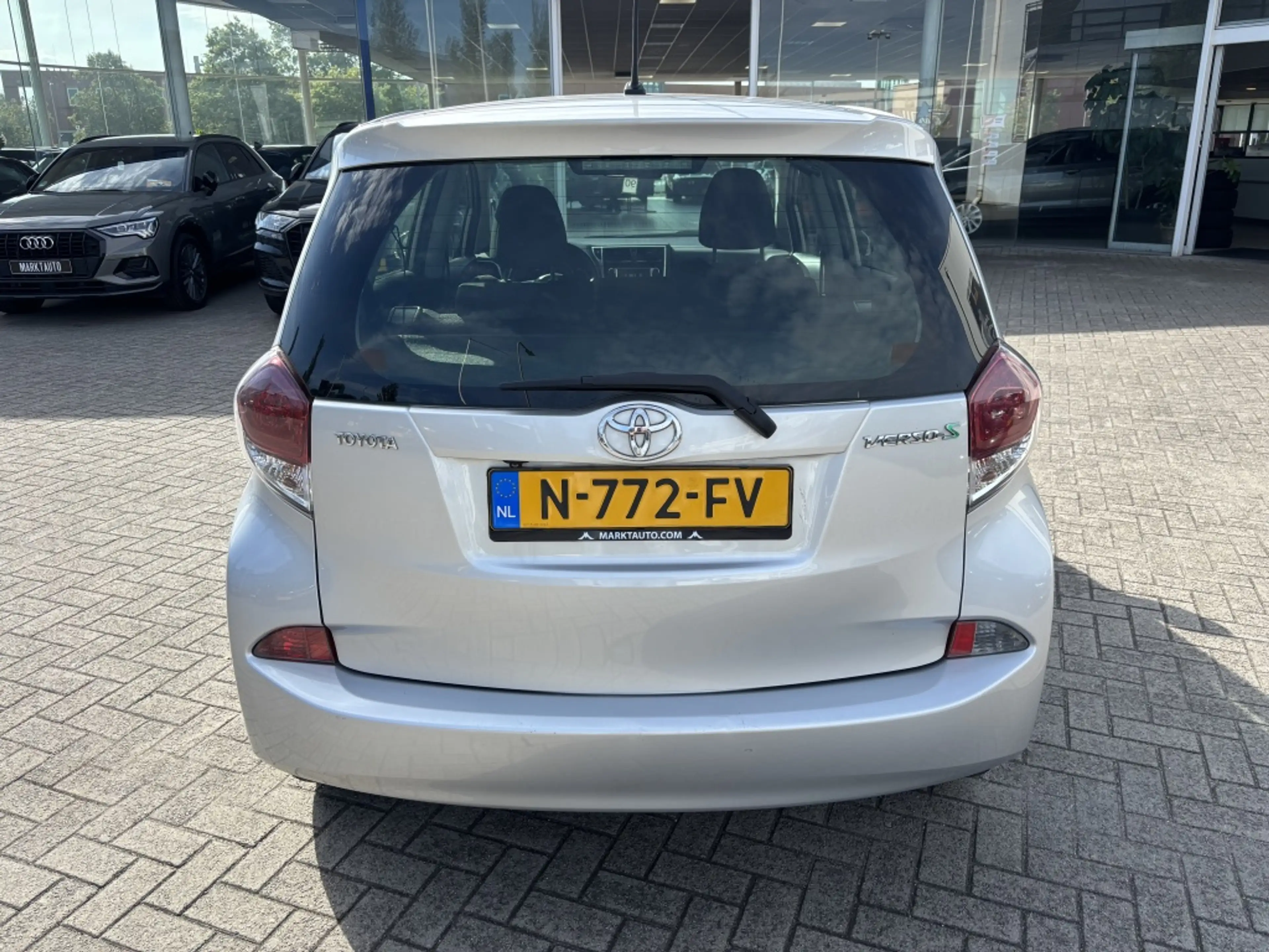 Toyota Verso-S 1.3 VVT-i Aspiration Navi Camera Cruise — photo 12