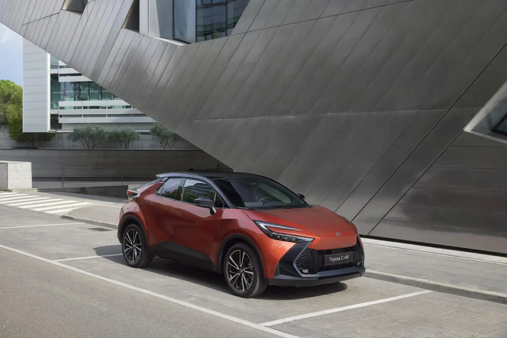 Toyota C-HR 2.0 Plug-in Hybrid 220 Active €37.395,- RIJKLAAR! - 2