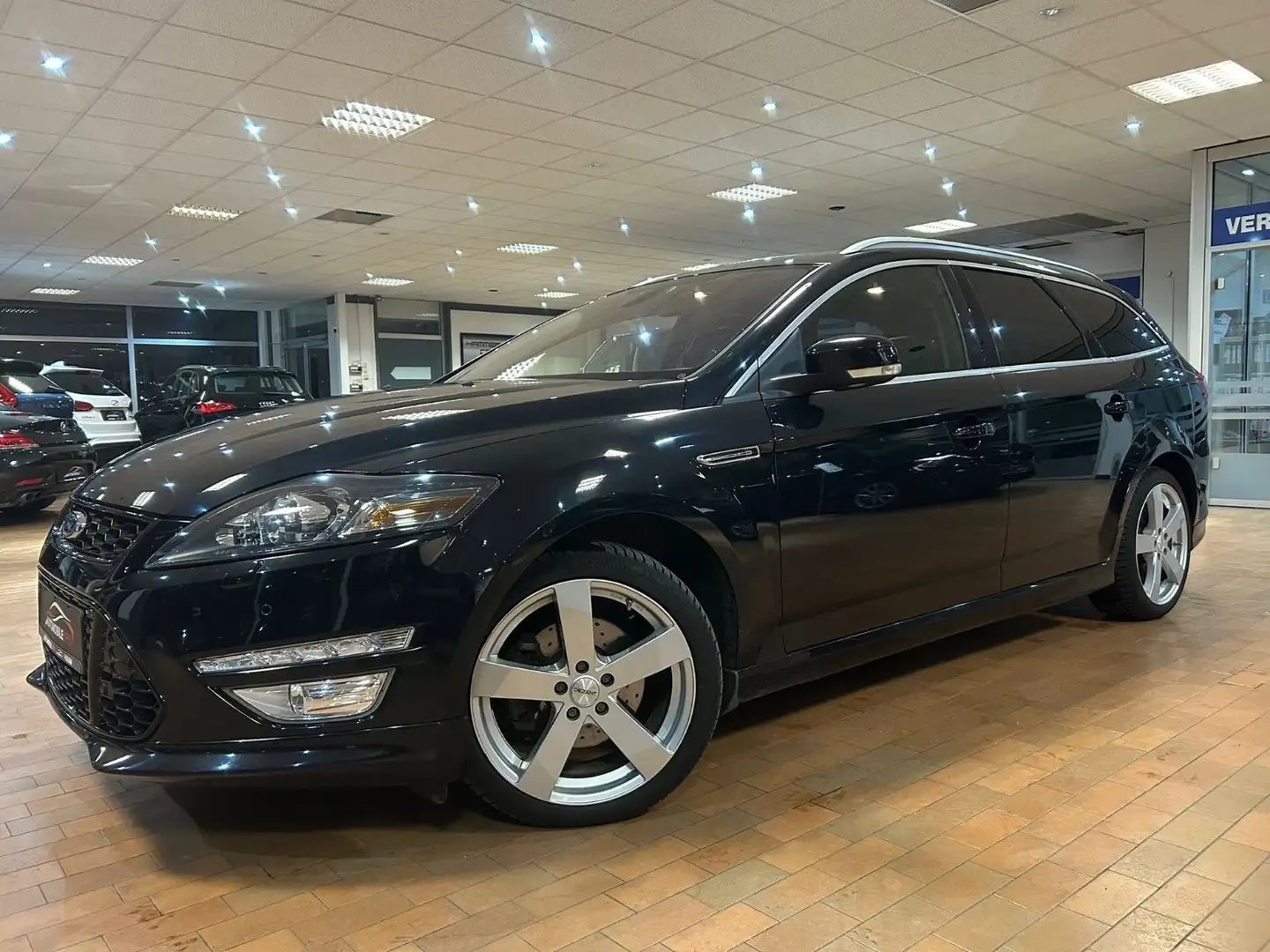Ford Mondeo 2,2TDCi 147kW Titanium S Turnier Autom. Noir - 1