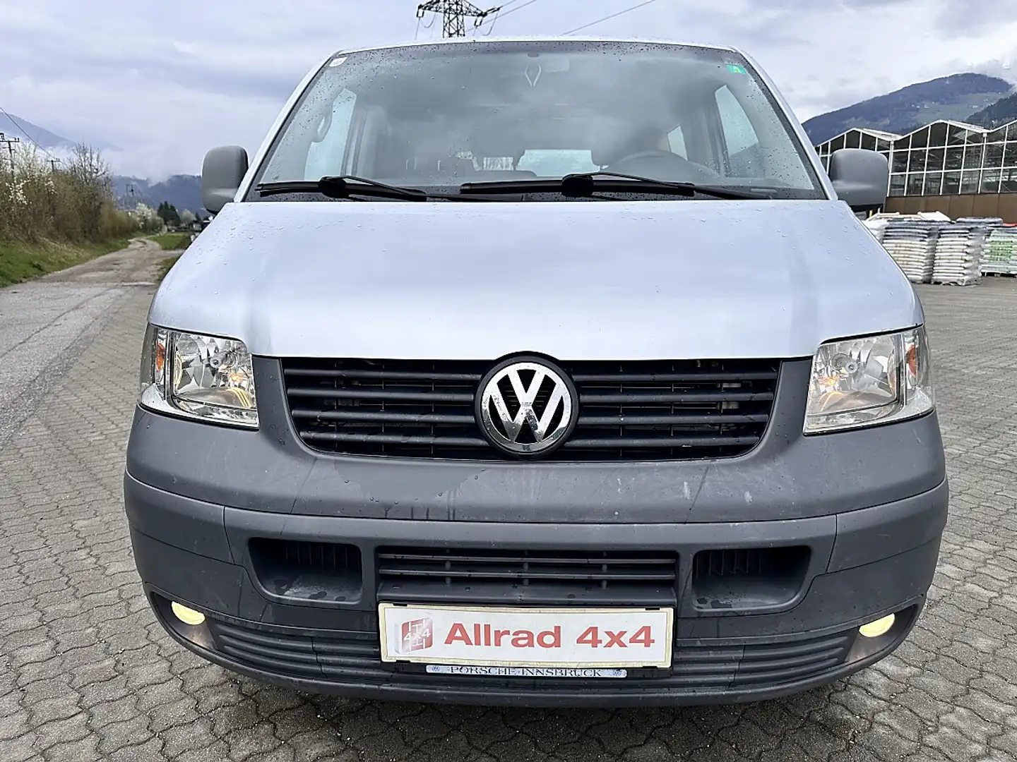 Volkswagen Sonstige Shuttle 2,5 TDI 4motion D-PF Grau - 2